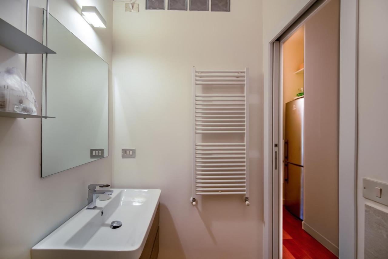 ミラノEasylife - Luminoso Bilocale In Zona Garibaldiアパートメント エクステリア 写真